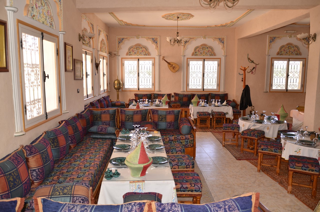 Salle de restaurant à vendre au Maroc, sur la route des Gorges du Todra