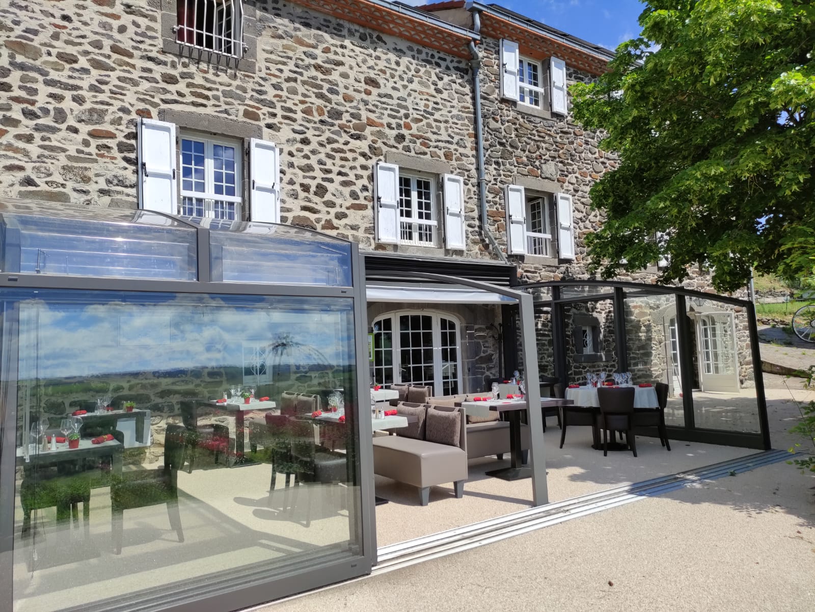 Auberge - Restaurant à vendre murs et fonds de commerce à Massiac dans le Cantal en région Auvergne-Rhône-Alpes